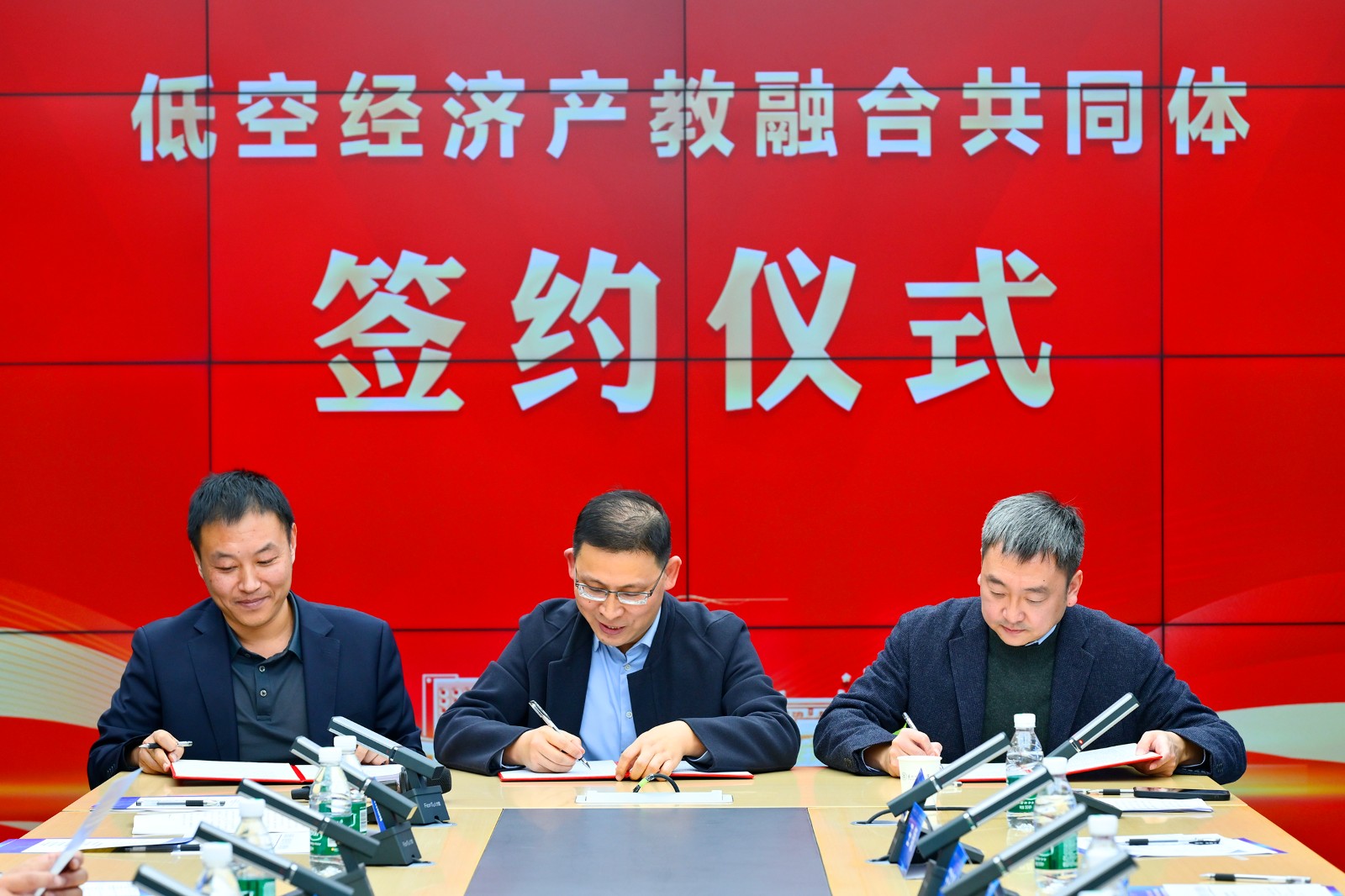 1762396165762442.jpg 1762396165762442.jpg